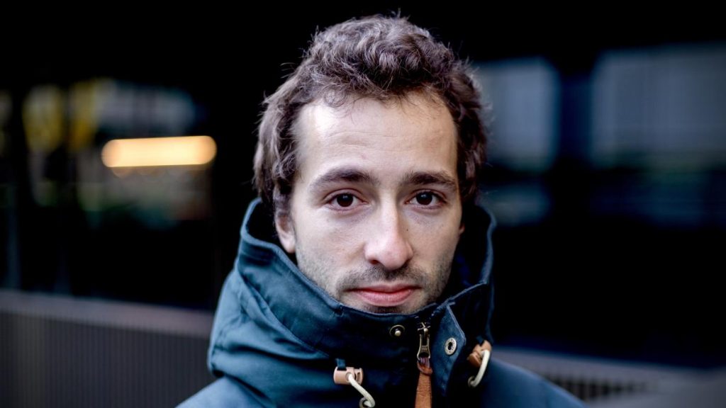 “La vida me está diciendo en la puta cara que estudia música”