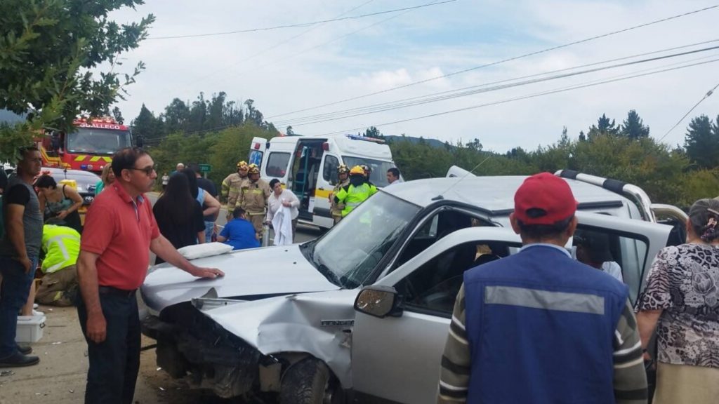 Lactante muere y otras seis personas resultan lesionadas tras colisión de vehículos en Curepto