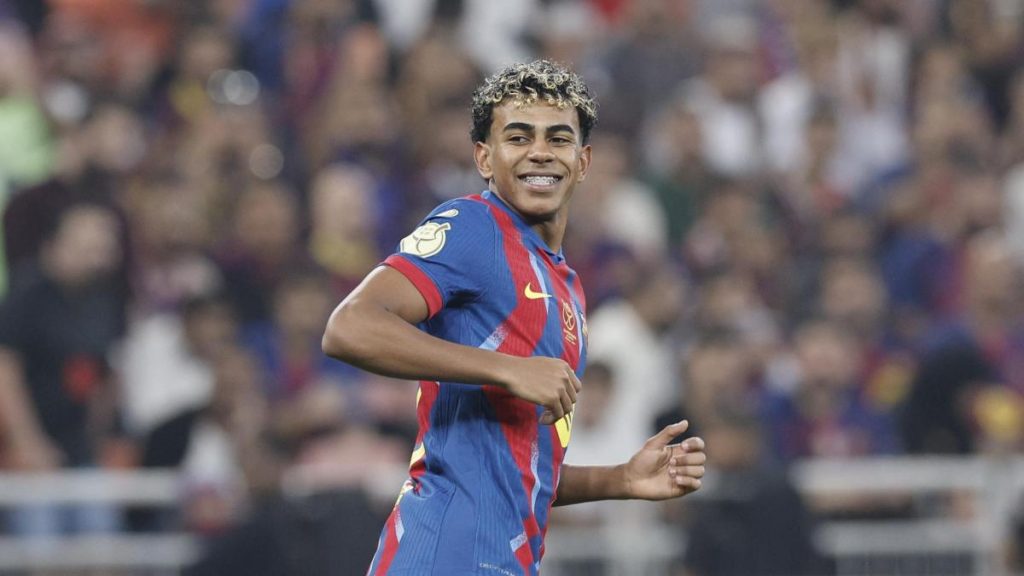 Lamine Yamal y Lewandowski son titulares en el Barça mientras el Madrid se guarda a Mbappé