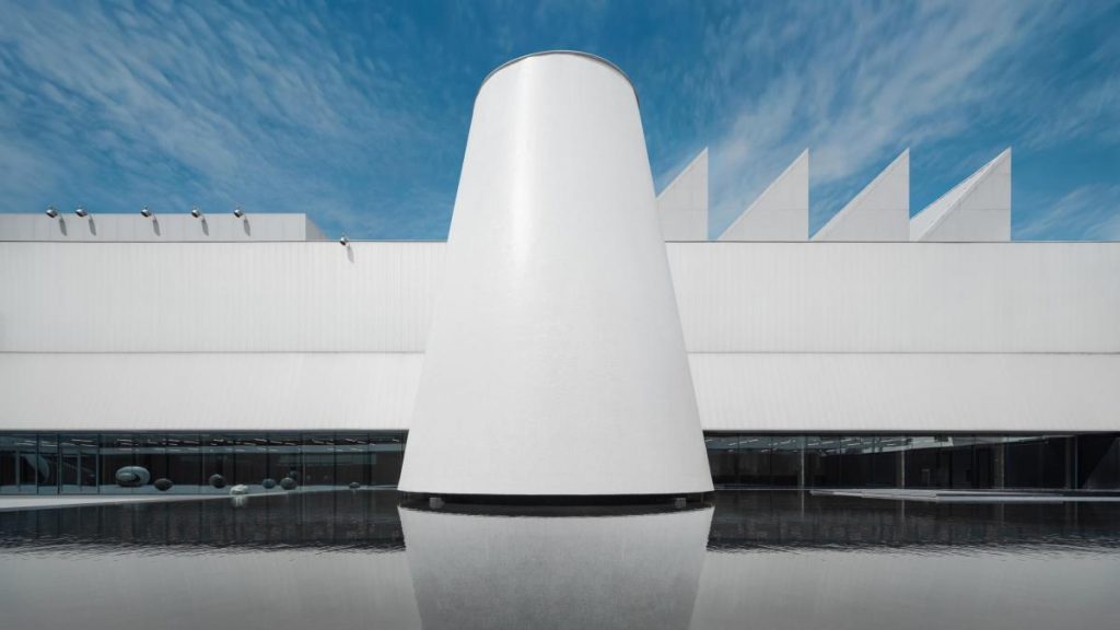 Las bebidas energéticas dan alas al primer museo de arte contemporáneo internacional en Tailandia Las bebidas energéticas dan alas al primer museo de arte contemporáneo internacional en Tailandia