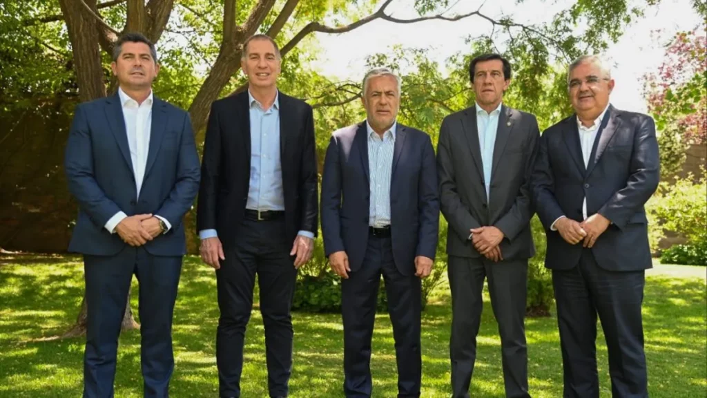 Las transferencias de recursos automáticos a las provincias cedieron casi 7% en enero Las transferencias de recursos automáticos a las provincias cedieron casi 7% en enero