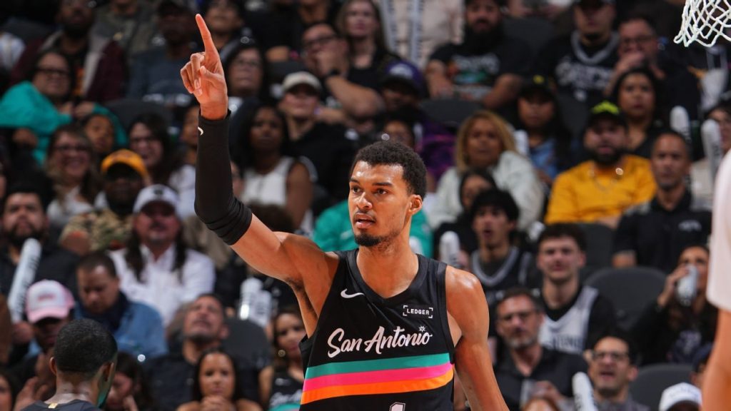 Los Spurs aprueban la derrota de los Lakers y dominan con el show de Wemby y Keldon Johnson