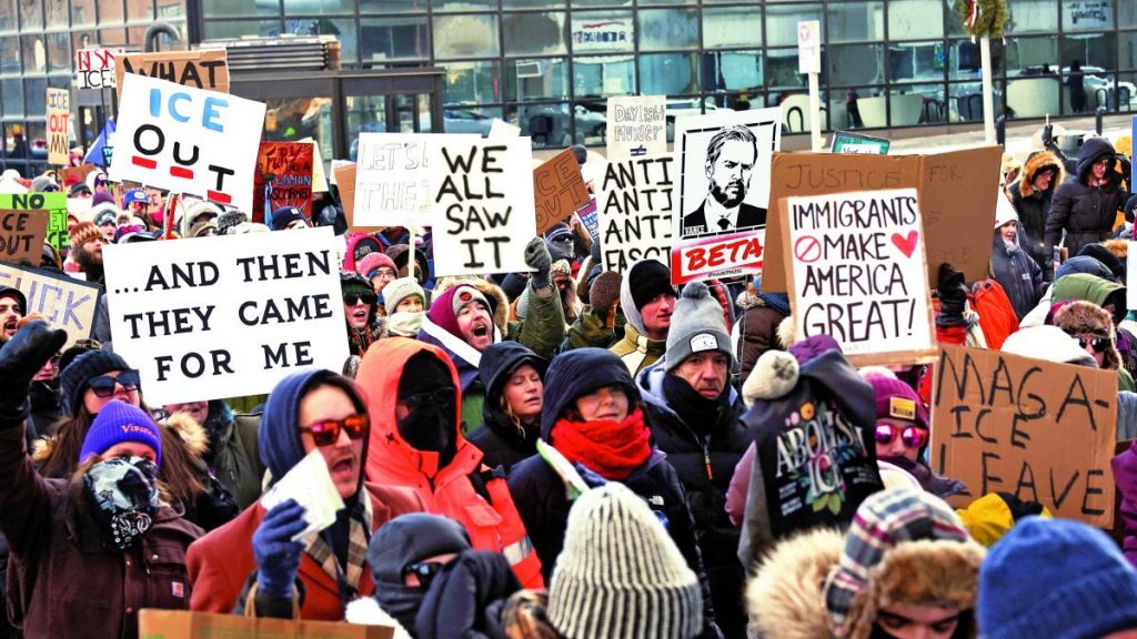 Los demócratas señalan chantaje a Minnesota; Obama y Clinton piden alzar la voz