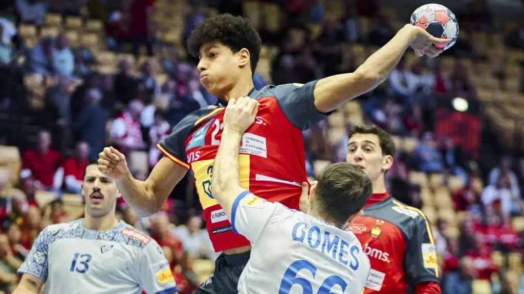 Los hispanos caen ante Portugal y se despiden del Europeo Los hispanos caen ante Portugal y se despiden del Europeo