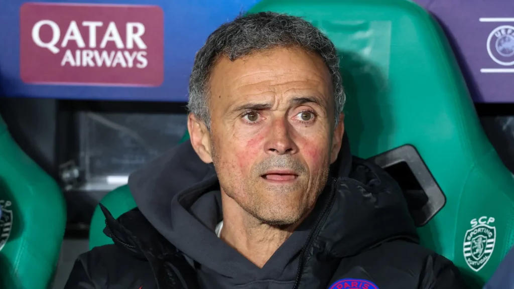 Luis Enrique, decepcionado tras perder el PSG ante el Sporting en Champions en el último minuto: "Mierda de fútbol"