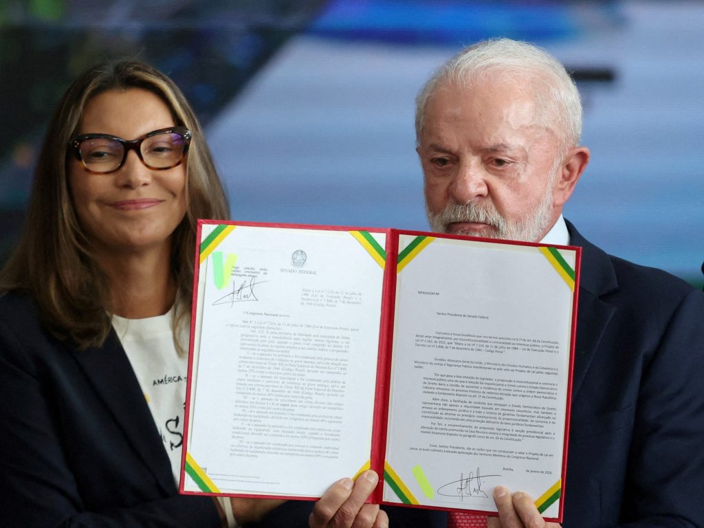 Lula vetó la ley que reduciría la pena de prisión de Jair Bolsonaro en el aniversario al asalto al Planalto en 2023