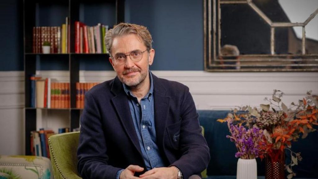 'MAMÁ ESTÁ DORMIDA' MÁXIMO HUERTA