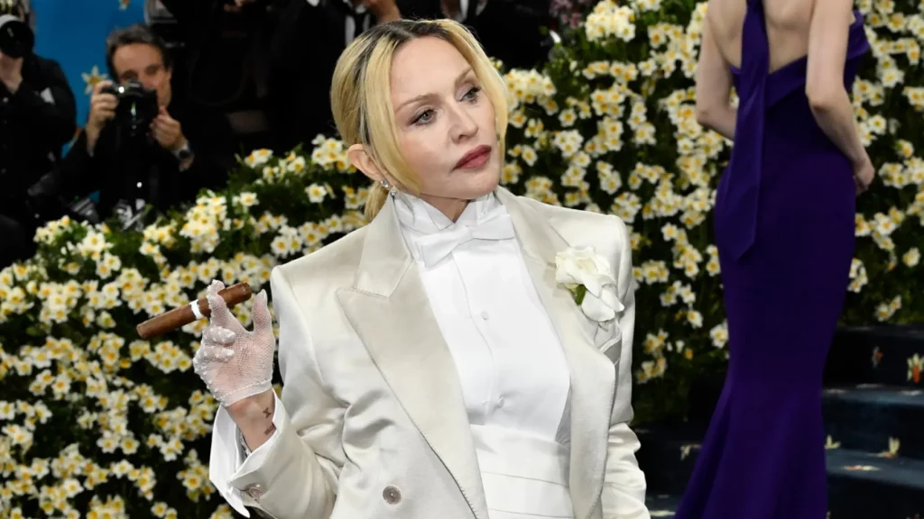 Madonna versiona el clásico italiano 'La Bambola' de Patty Pravo para Dolce & Gabbana