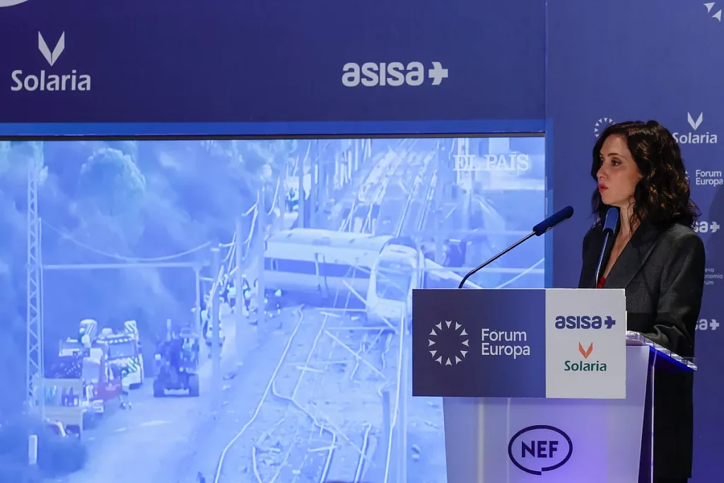 Madrid aplicará en 2027 una nueva rebaja de medio punto en el IRPF