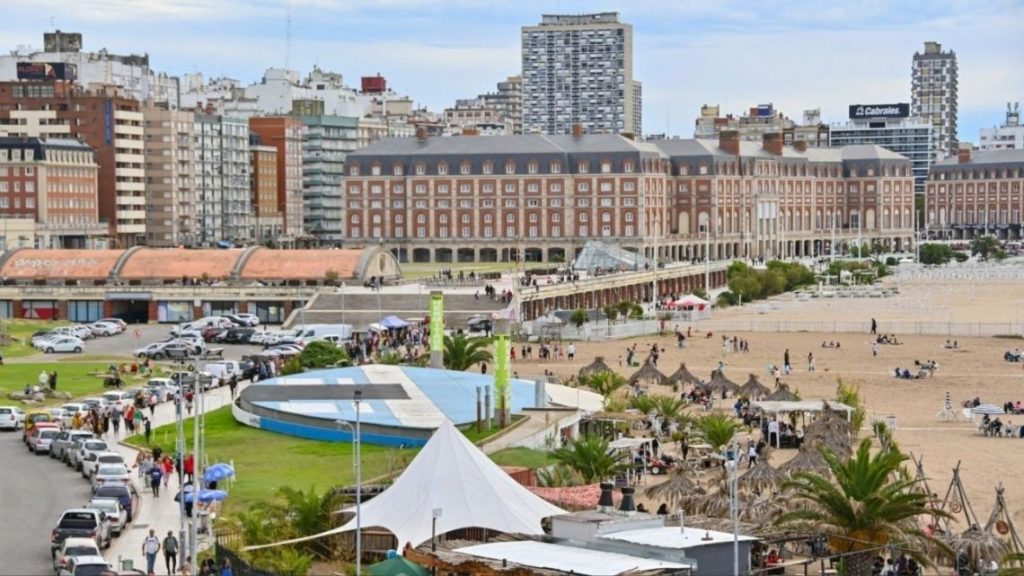 Mar del Plata vive su fin de semana más fuerte del verano con una agenda turística para todos los bolsillos