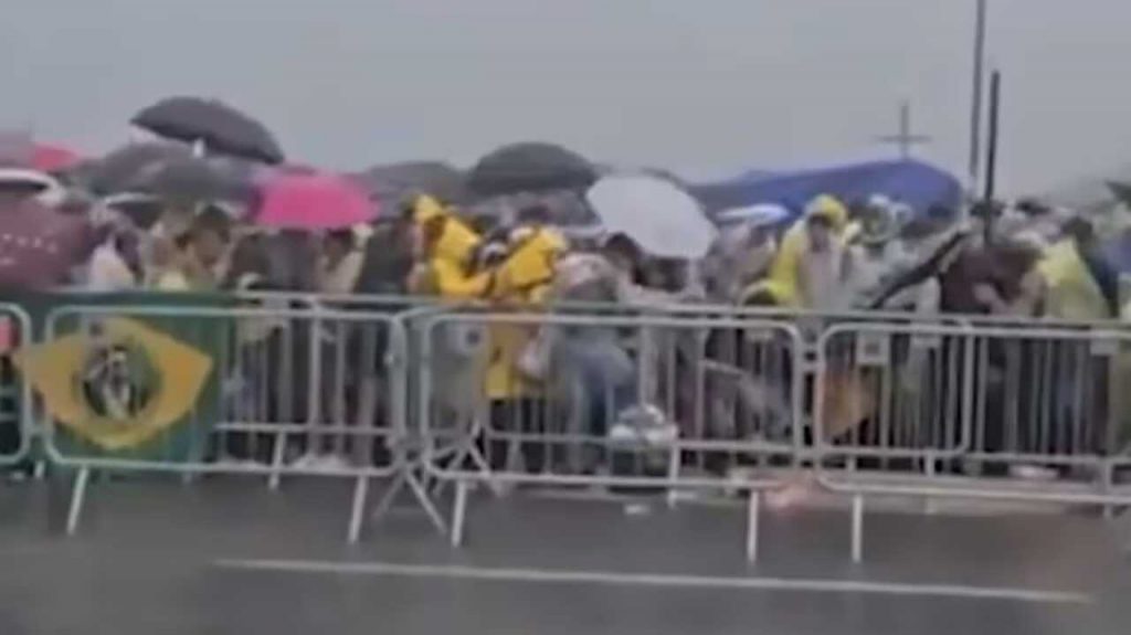 Marchaban por la liberación de Bolsonaro y les cayó un rayo; hay más de 30 heridos