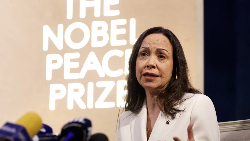 Instituto Nobel aclaró que premio otorgado a María Corina Machado no se puede transferir luego de que ella expresó su deseo de compartirlo con Trump María Corina Machado aseguró que volverá a Venezuela 'lo más pronto posible' tras captura de Nicolás Maduro por parte de Estados Unidos