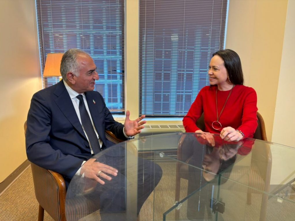 María Corina Machado clamó por la libertad junto a Reza Pahlavi, príncipe heredero iraní