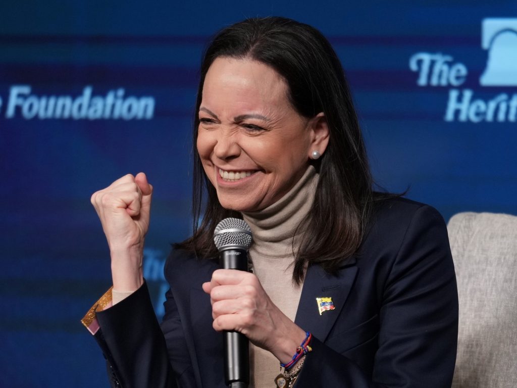 María Corina Machado dice que Venezuela ya comenzó una transición y que Delcy Rodríguez cumple "órdenes" de Estados Unidos