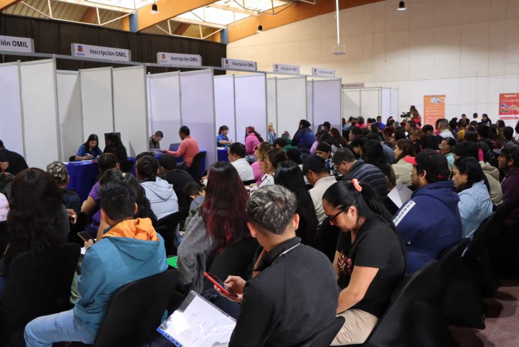 Más de 400 personas participaron de feria laboral masiva impulsada por el Municipio de Copiapó y Sence