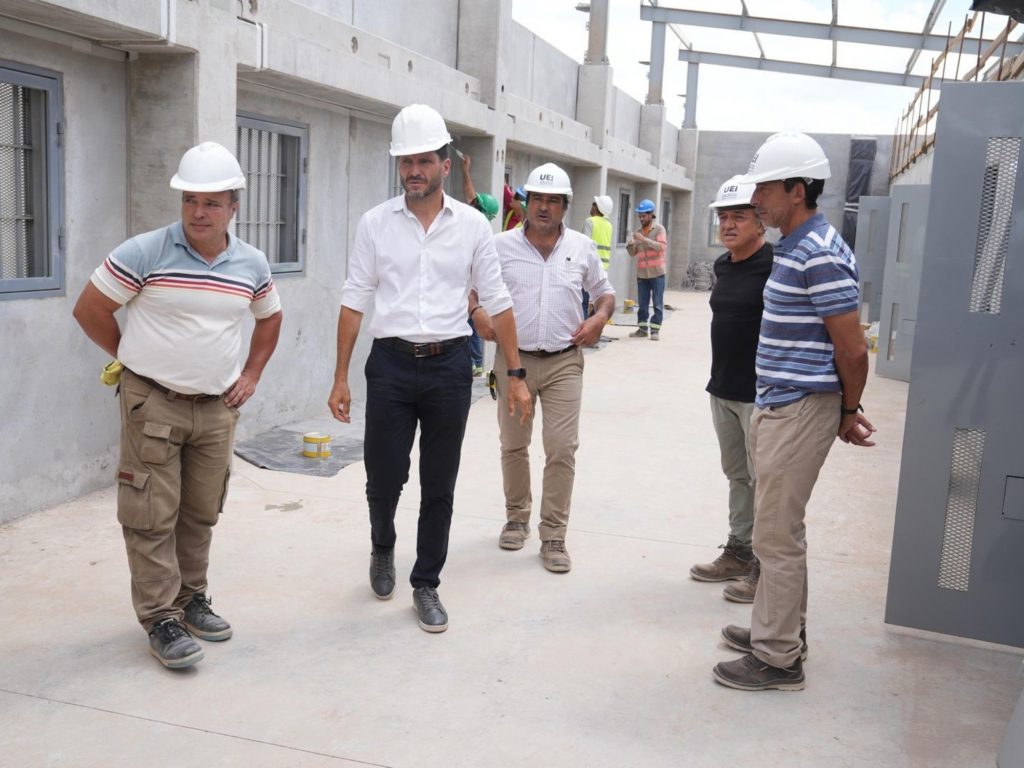 Maximiliano Pullaro mostró los avances de "El Infierno", la cárcel de máxima seguridad para narcos que copia el modelo de Bukele en El Salvador