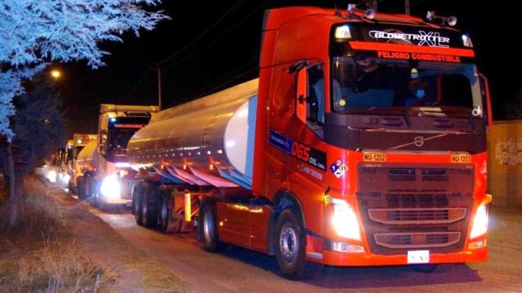 Mediante firma digital, Paz promulga decreto que elimina el IVA para la importación de combustibles