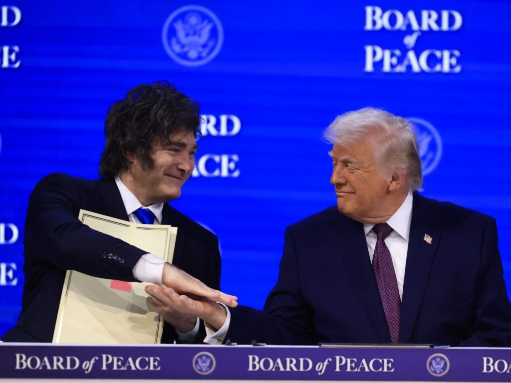 Milei mejora con la economía, pero suena una alerta por la inflación y los salarios