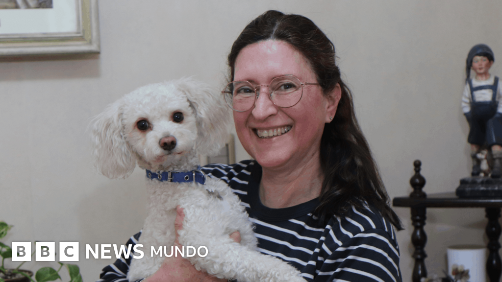 Mónica Astorga, la argentina que se volvió reconocida por ser “la monja de las trans” (y se vio forzada a abandonar el hábito por ello) Mónica Astorga, la argentina que se volvió reconocida por ser "la monja de las trans" (y se vio forzada a abandonar el hábito por ello)