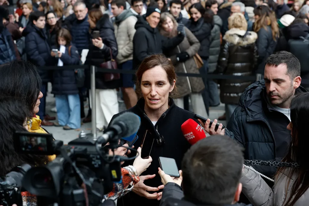 Mónica García estalla contra Ayuso y tacha de "profunda falta de respeto" la misa funeral en La Almudena por las víctimas de Adamuz