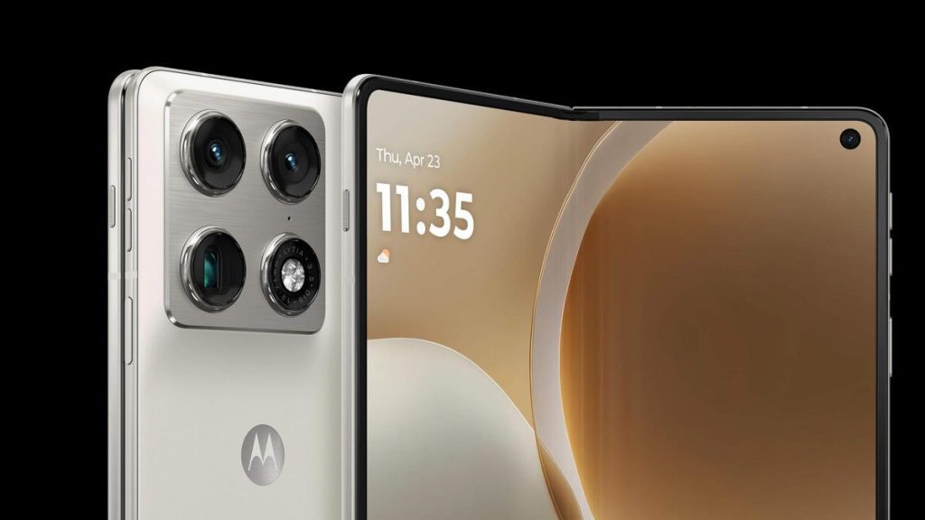Motorola presenta su primer plegable razr y familia Signature en Lenovo Tech World 2026 Motorola presenta su primer plegable razr y familia Signature en Lenovo Tech World 2026
