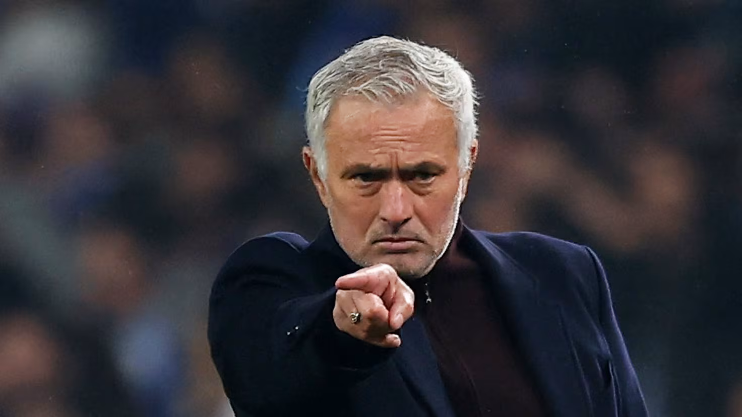 Mourinho vuelve al Bernabéu: ¿Qué esperas de esta eliminatoria? Mourinho vuelve al Bernabéu: ¿Qué esperas de esta eliminatoria?