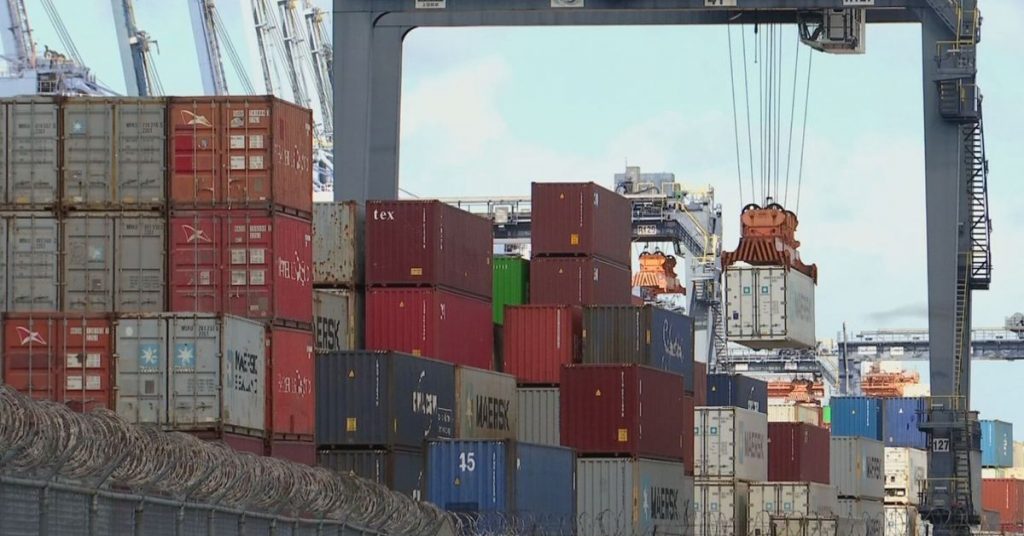 Movimiento portuario de contenedores en Panamá crece 3.6 % en 2025 - Nacionales