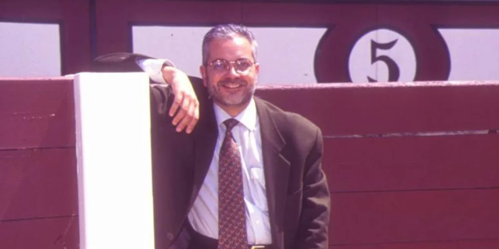 Muere el periodista Miguel Ángel Moncholi, la voz de los toros en Telemadrid Muere el periodista Miguel Ángel Moncholi, la voz de los toros en Telemadrid