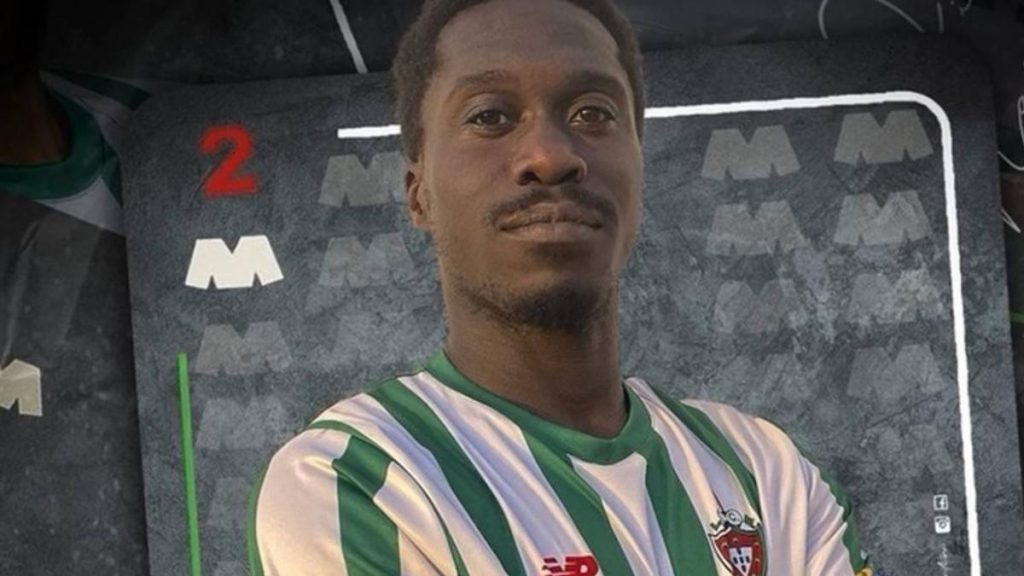 Muere un futbolista de 27 años en pleno partido: sufrió una parada cardiorrespiratoria