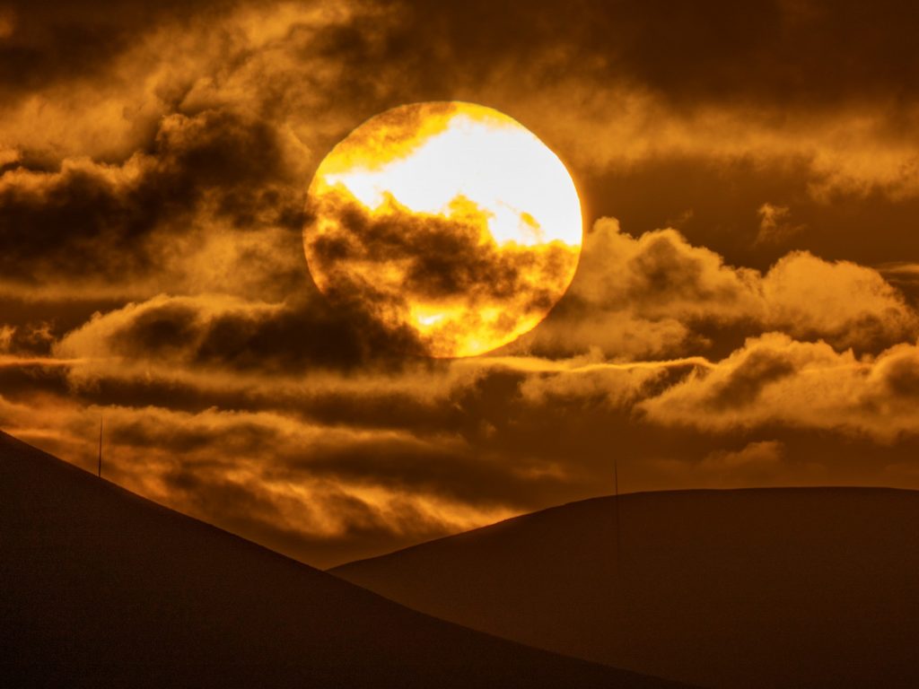 “Muy cerca de mi ocaso, yo te bendigo, Vida” “Muy cerca de mi ocaso, yo te bendigo, Vida”