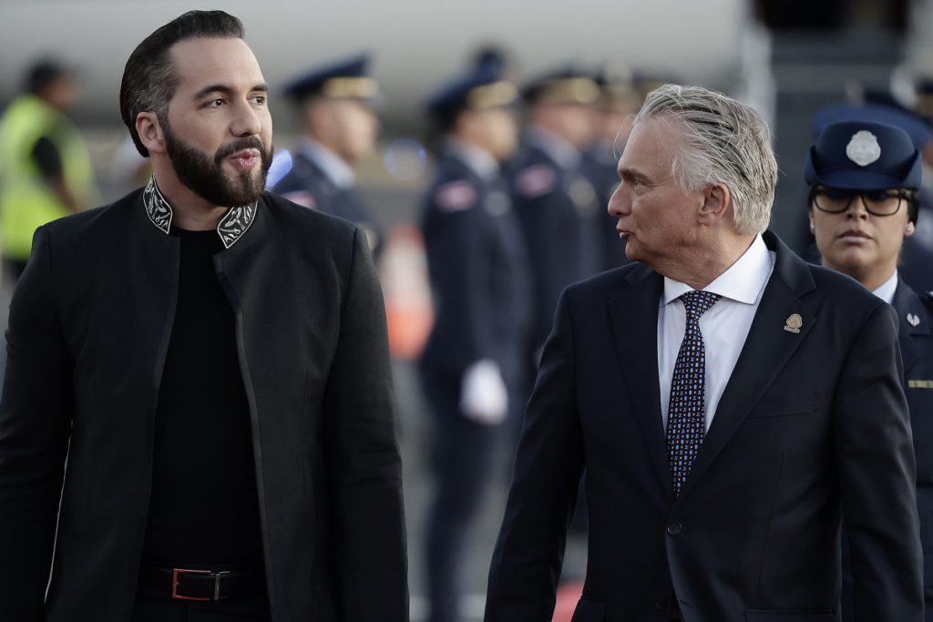 Nayib Bukele llegó a Costa Rica para lanzar proyecto carcelario de alta seguridad