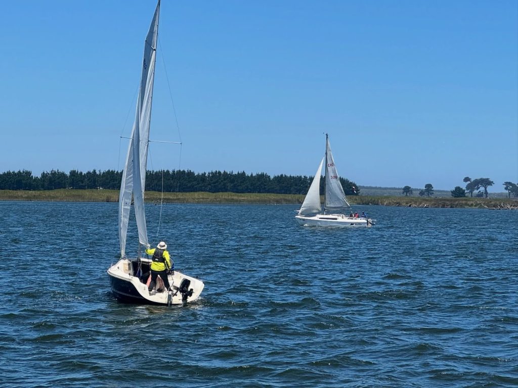 Nehuentúe se consolida como epicentro náutico con exitosa regata de veleros Nehuentúe se consolida como epicentro náutico con exitosa regata de veleros