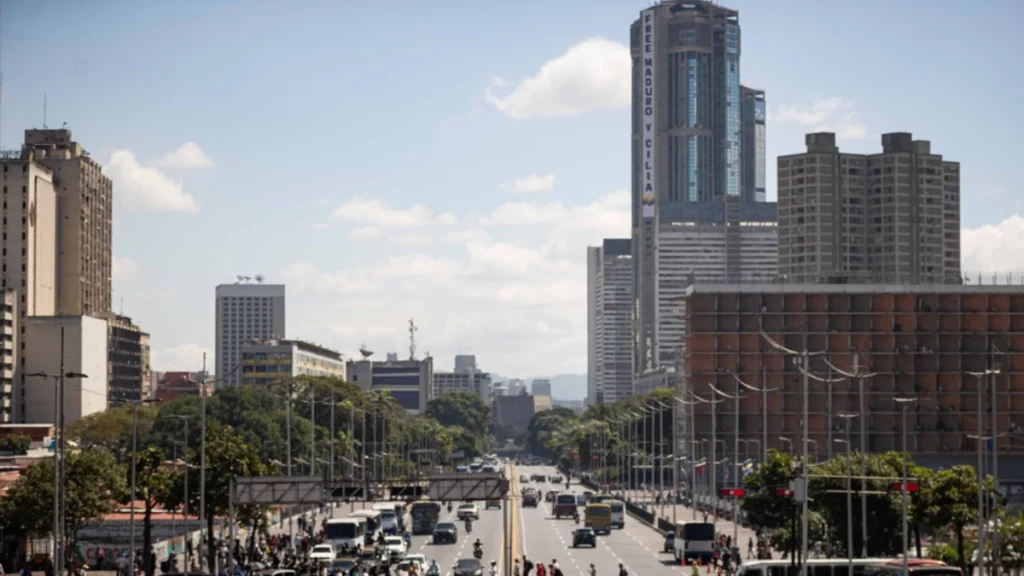 ONG ve 'indispensable' revisar el salario mínimo en Venezuela y su metodología de cálculo