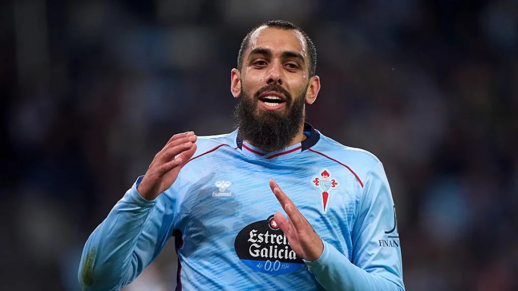 Oleada de aficionados del Celta de Vigo asiste a Balaídos con las uñas pintadas en apoyo a Borja Iglesias tras los insultos homófobos