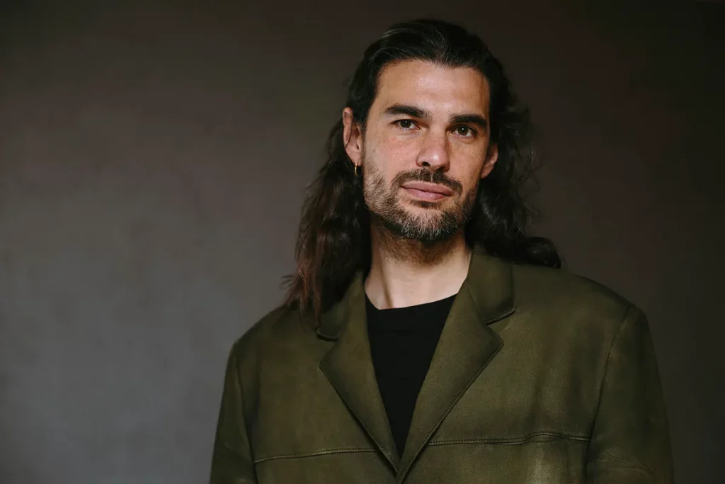 Óliver Laxe: "Es nuestra culpa que los jóvenes no vayan al cine. Les hemos dado pan bimbo y su paladar ya no está acostumbrado al pan de cereal puro"