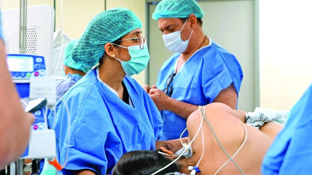 Operan a bebe dentro de vientre en Tabasco