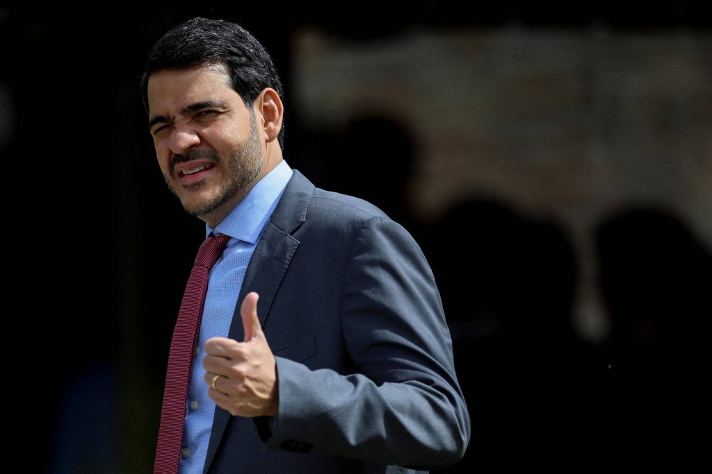 Órgão criado por Messias na AGU mira até post de taróloga - 18/01/2026 - Política