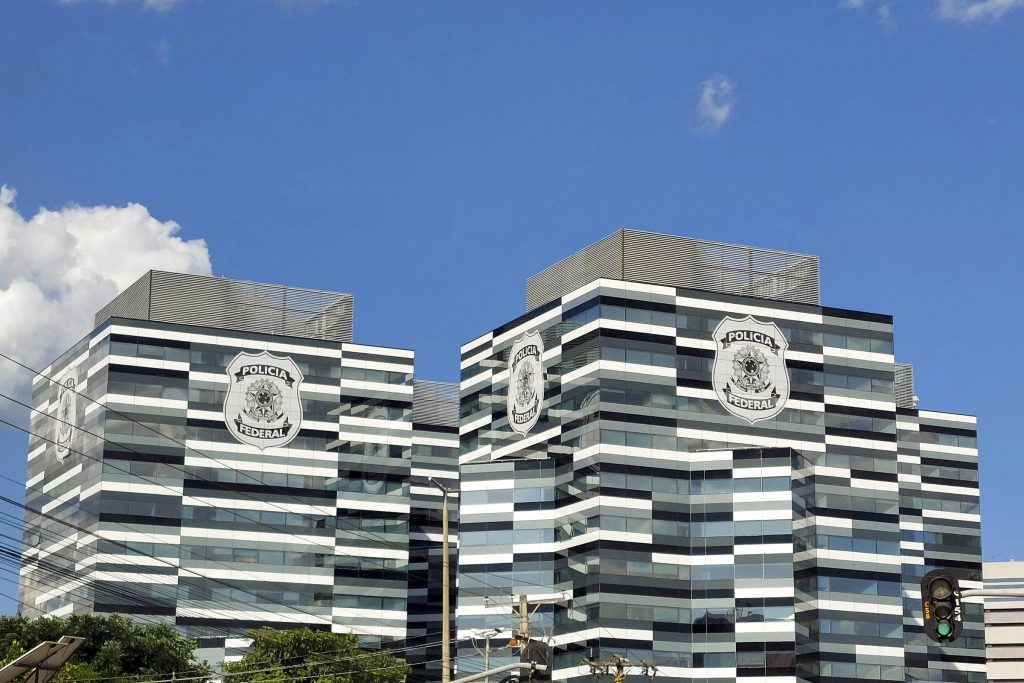 PF faz operação com foco em diputado Félix Mendonça - 13/01/2026 - Política