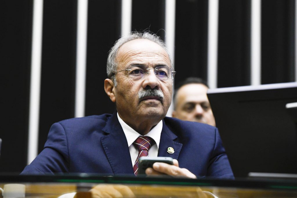 PGR pede fim de inquérito de senador com dinheiro na cueca - 01/06/2026 - Política