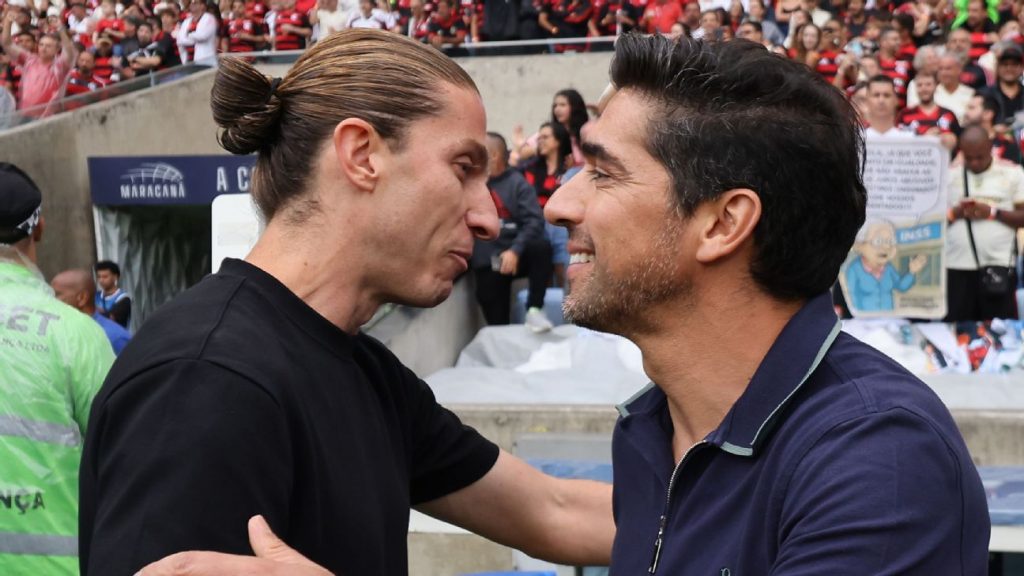 'Palmeiras não gastou R$ 700 milhões': Abel rebate pergunta sobre valores de reforços e comparação com Flamengo