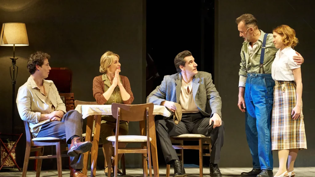 'Panorama desde el puente' de Arthur Miller, una tragedia griega entre inmigrantes en los muelles de Brooklyn