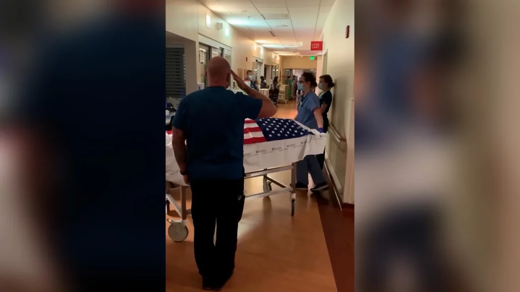 Profesionales de la salud rinden homenaje a Alex Pretti | Policía