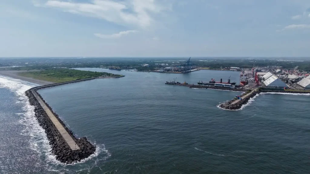 Proyectos viales avanzarán con apoyo de EE.UU. UU. y el Ejército participará en la construcción de obras