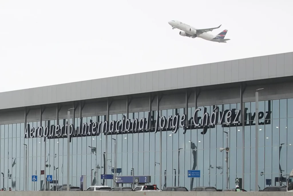 Quién es Edison Romero, alias “el Químico”, narco capturado en Perú que camuflaba cocaína y usaba a Guatemala como ruta Quién es Edison Romero, alias “el Químico”, narco capturado en Perú que camuflaba cocaína y usaba a Guatemala como ruta