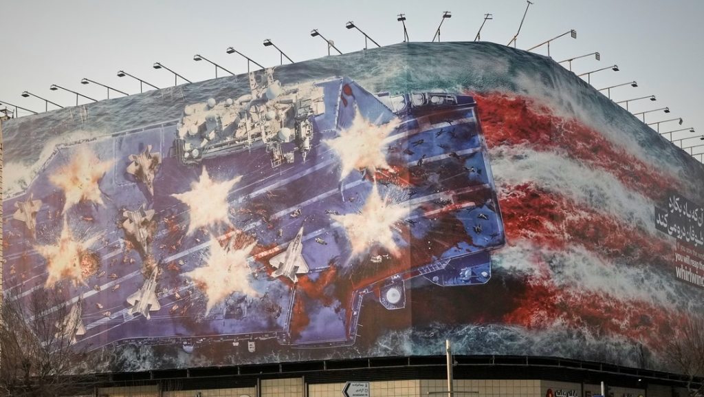 "Quien siembra vientos recoge tempestades": Teherán advierte a EE.UU. con un mural explícito