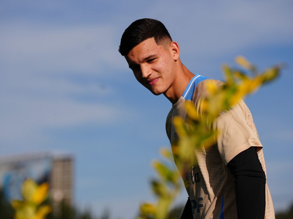 Racing cerró la llegada de Valentín Carboni y Costas lo espera con ilusión :: Olé Racing cerró la llegada de Valentín Carboni y Costas lo espera con ilusión :: Olé