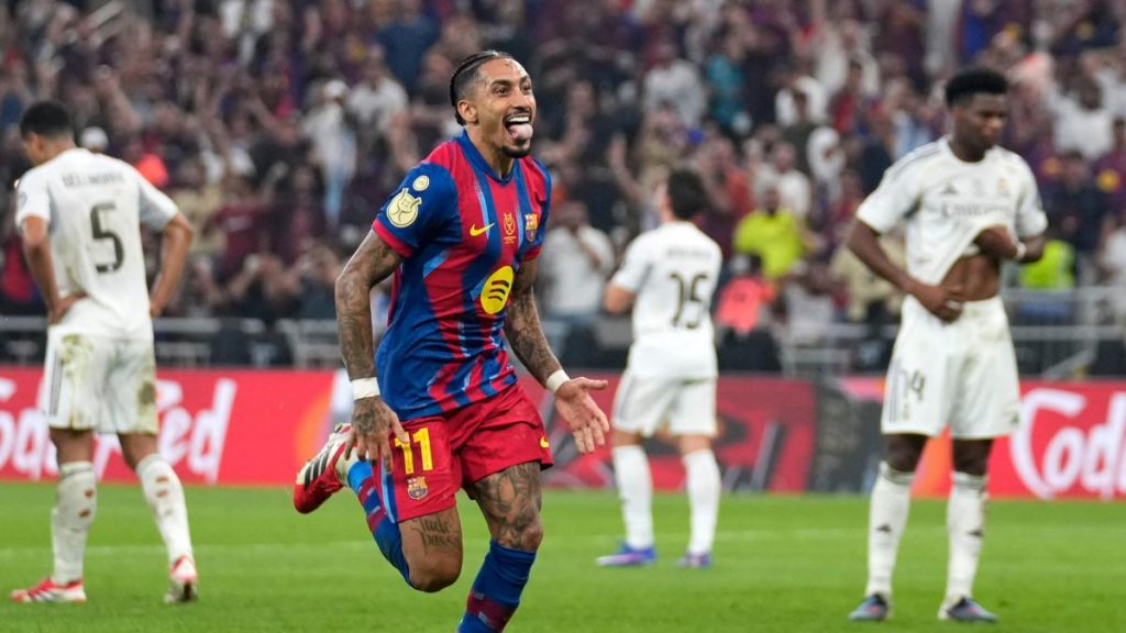 Raphinha se queda en Barcelona por precaución