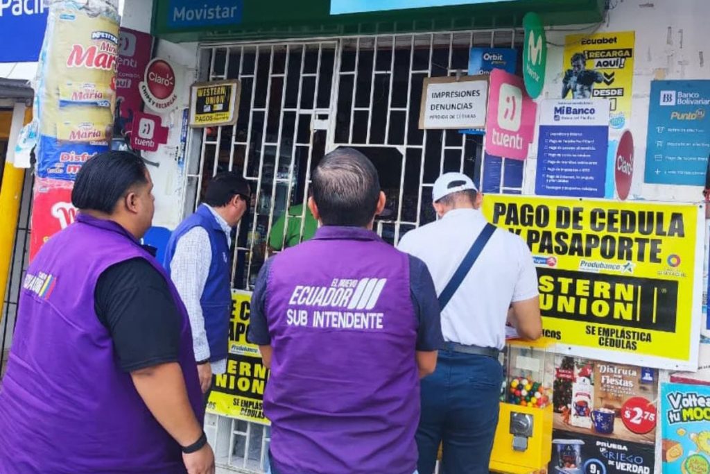 Registro Civil inicia operativos contra tramitadores en siete ciudades de Ecuador