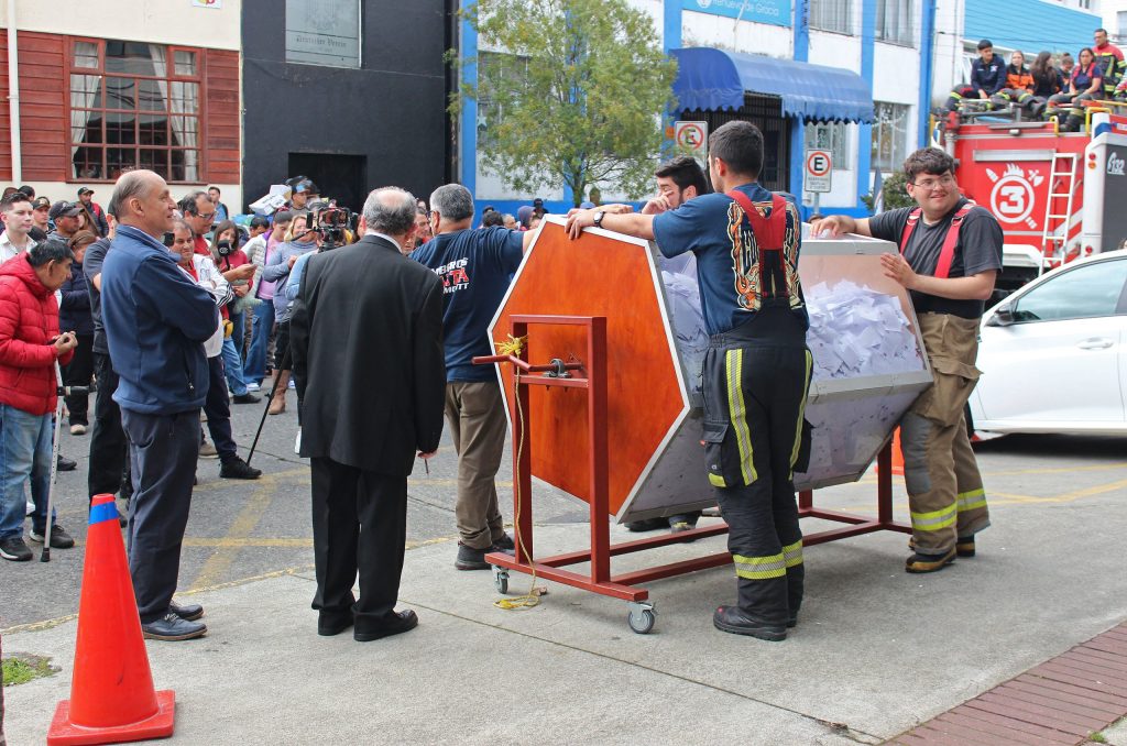 Rifa Gigante de Bomberos entregó dos autos y 18 premios más en Puerto Montt
