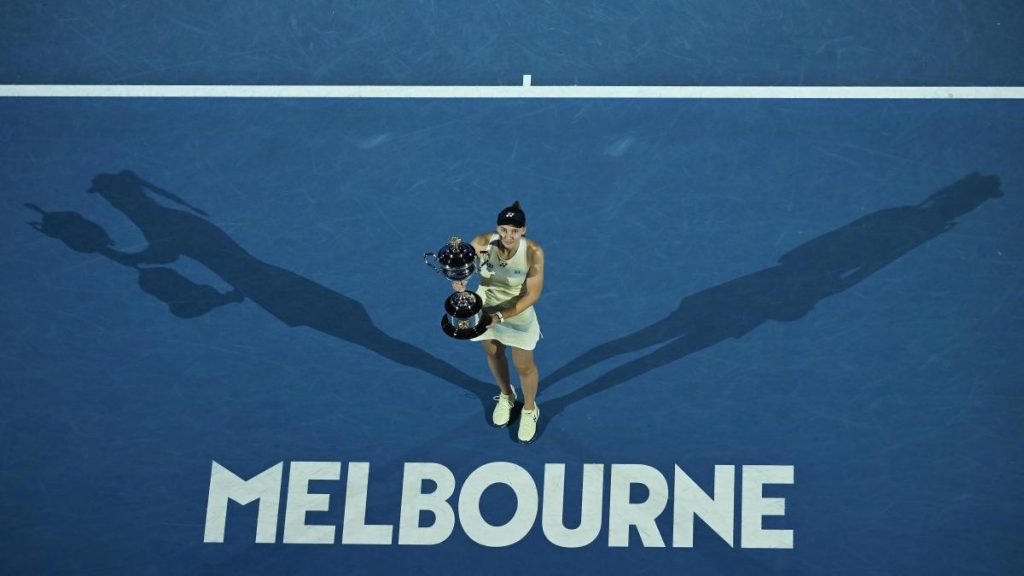 Rybakina le da la vuelta a la historia y alza el Open de Australia Rybakina le da la vuelta a la historia y alza el Open de Australia